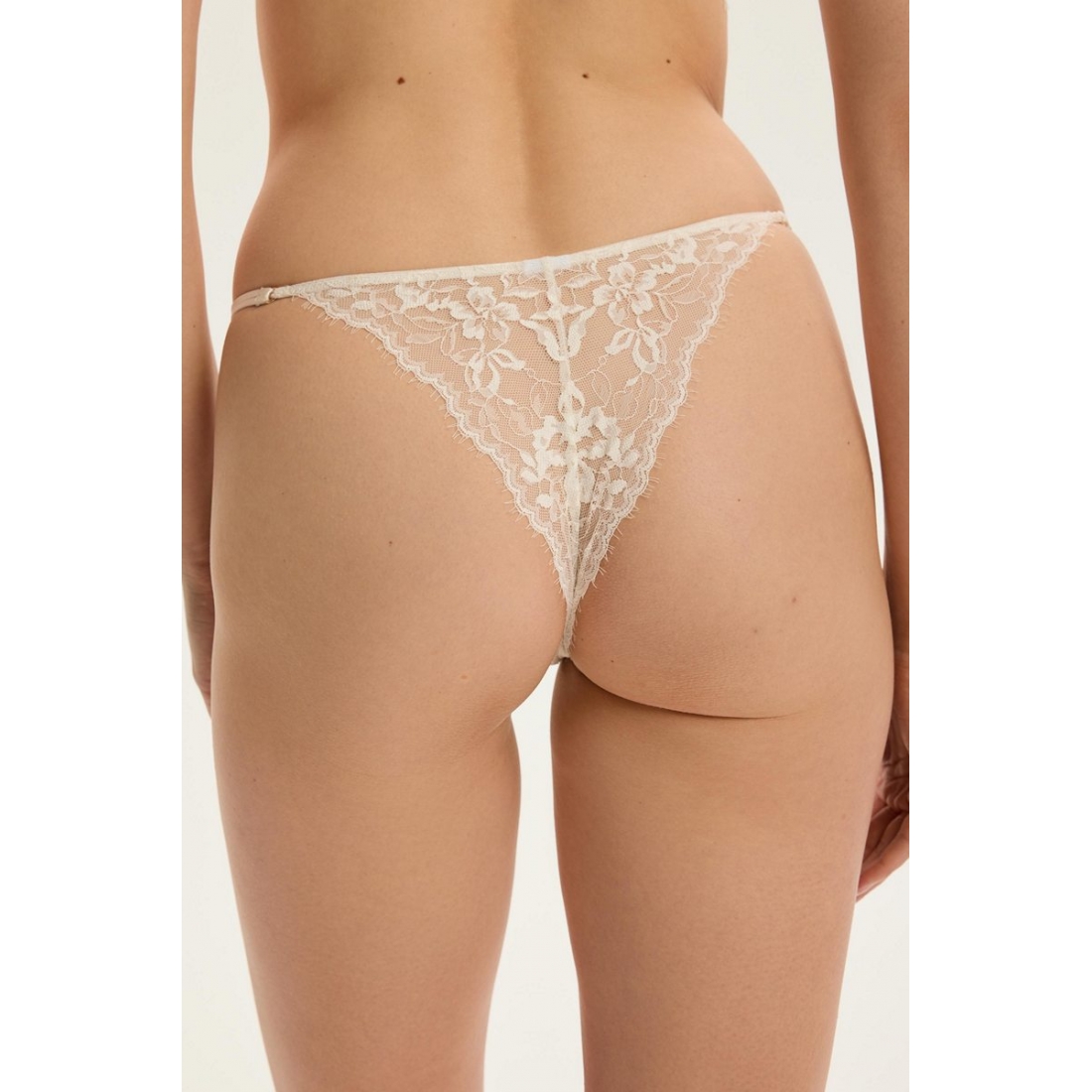 43535 CLOE/01X Трусы стринги