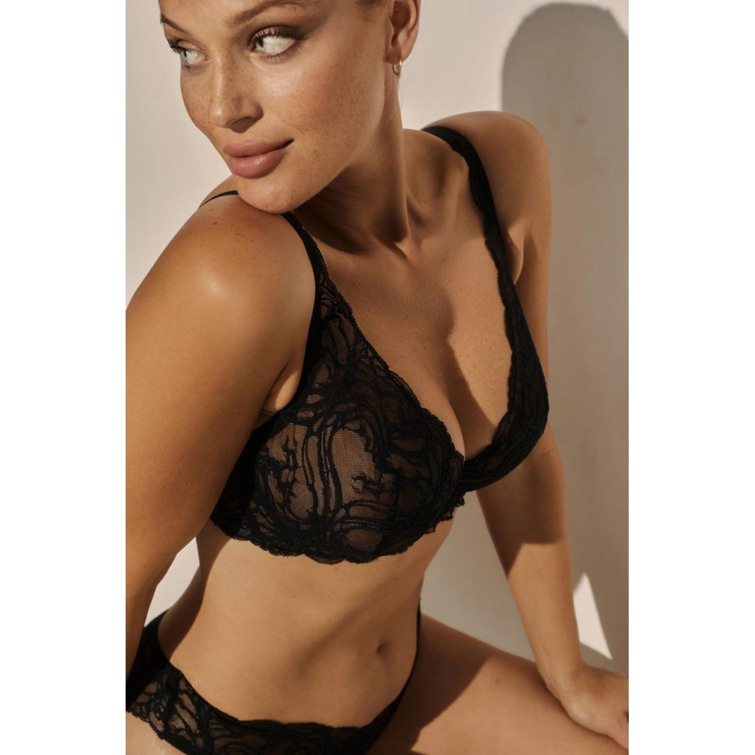 1127-SC SAND BLACK Бюст