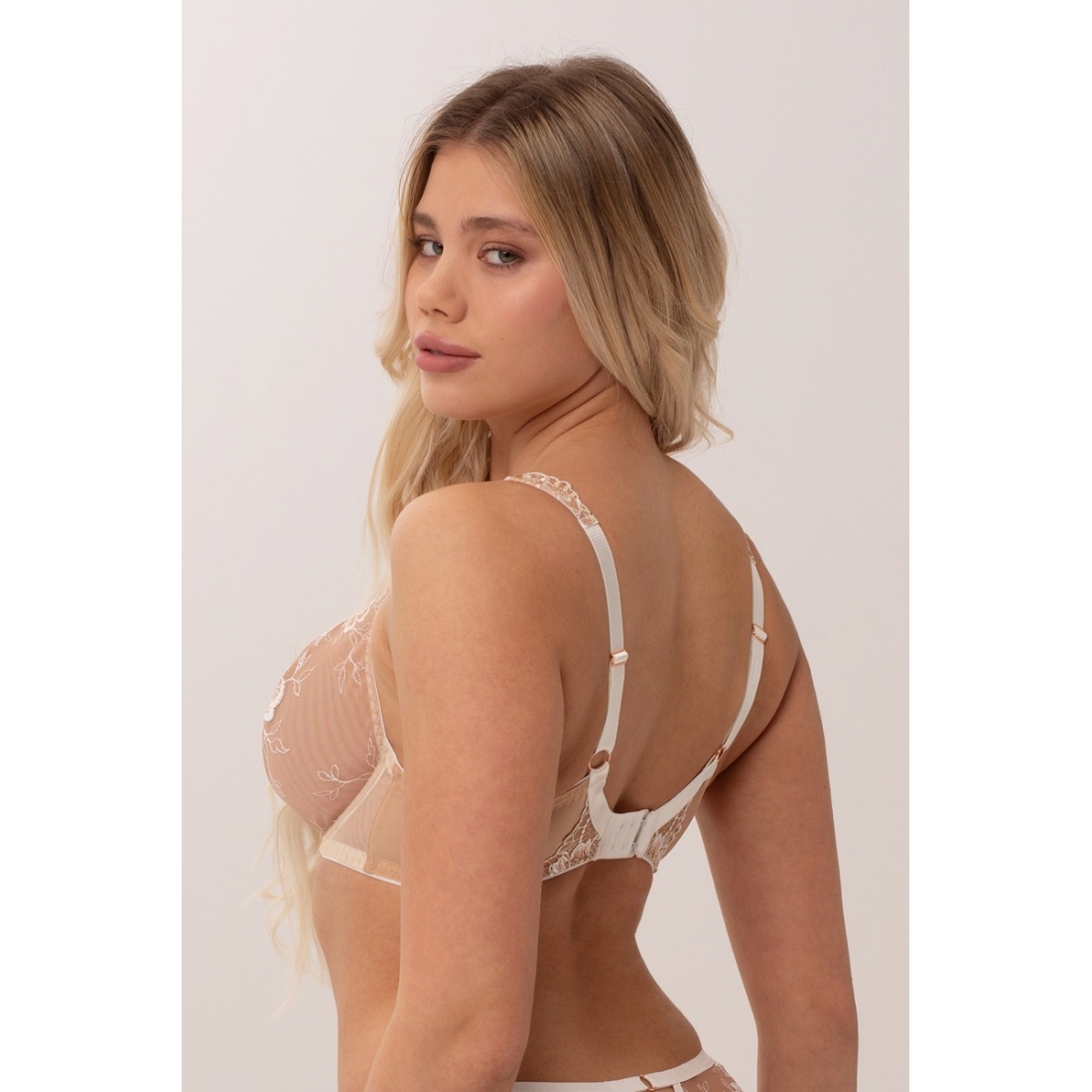PATRICIA BEIGE Soft Bralette Бюст